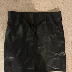 Dynamite pleather skirt size medium EUC